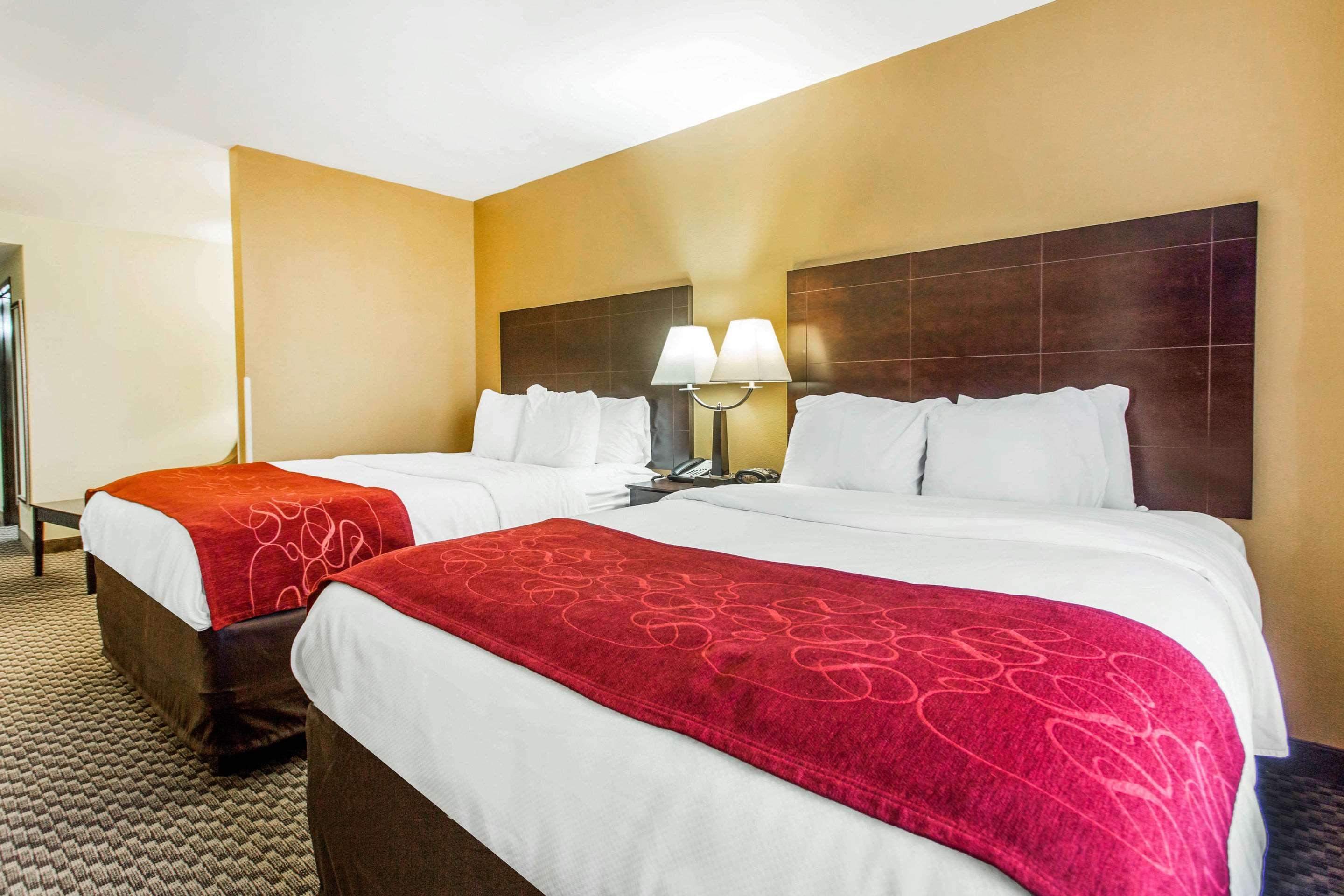 Comfort Suites Clinton Near Presbyterian College Eksteriør billede